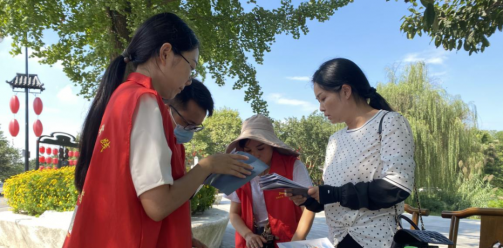 安仁创5A 志愿者也是一道靓丽风景